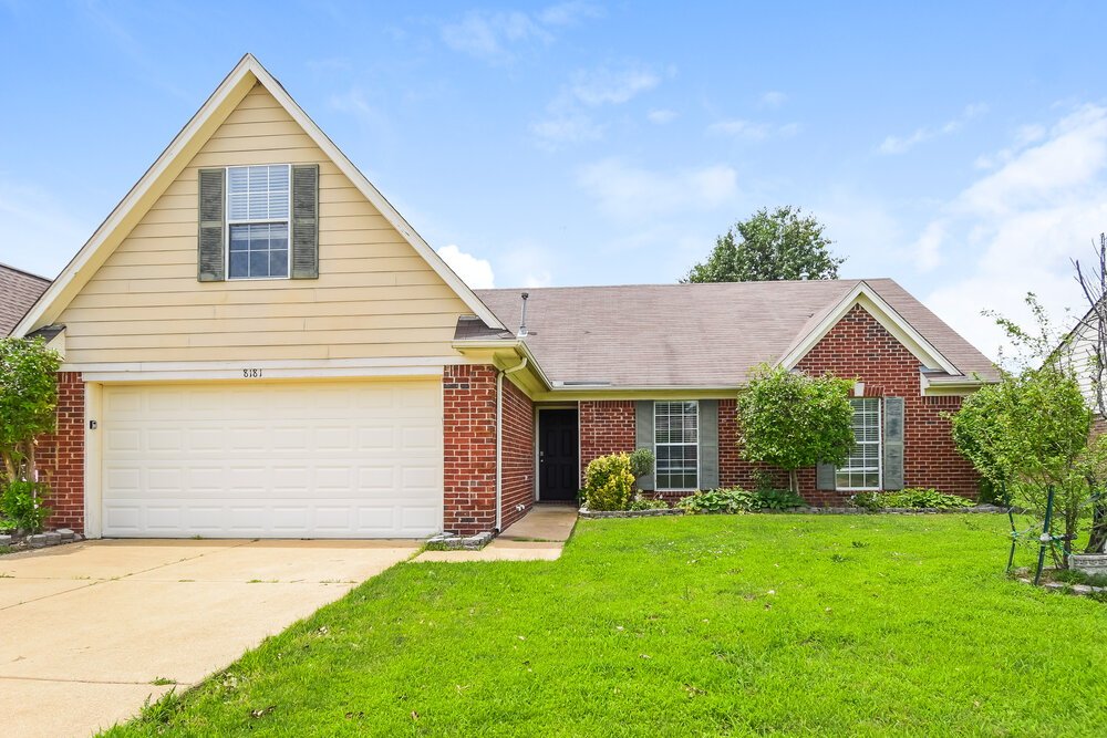 4-Bed Rental on 8181 Martin Dr photo 5