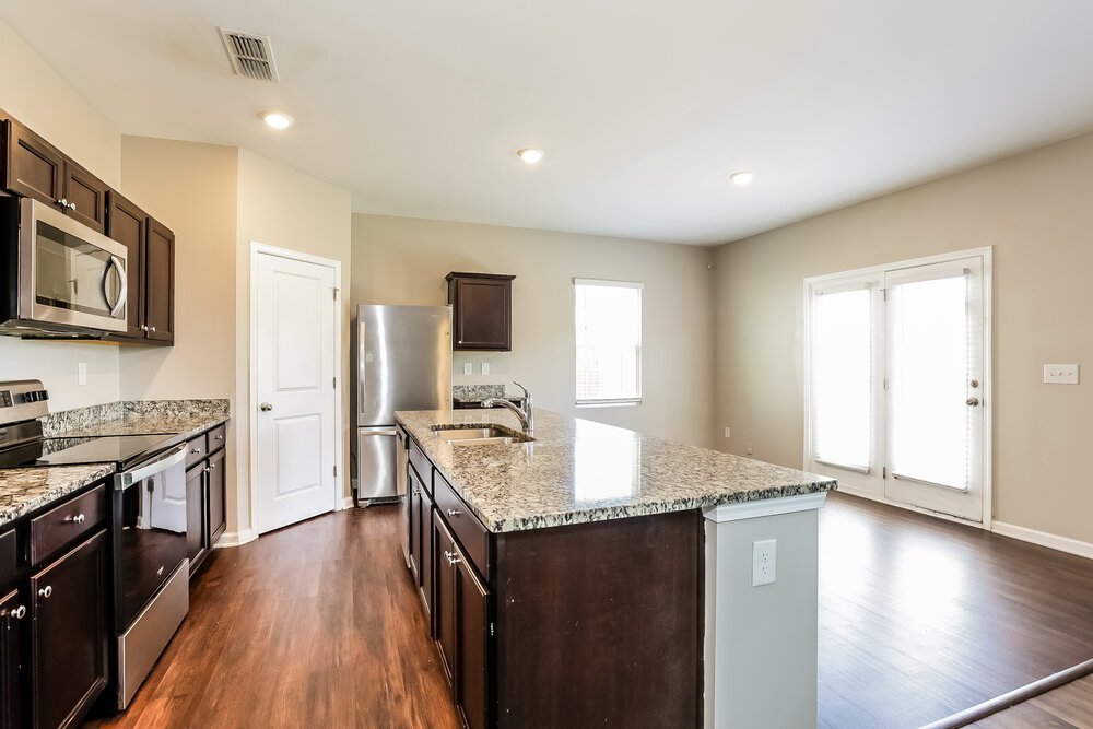 5-Bed Rental on 3740 Newbury Place photo 5