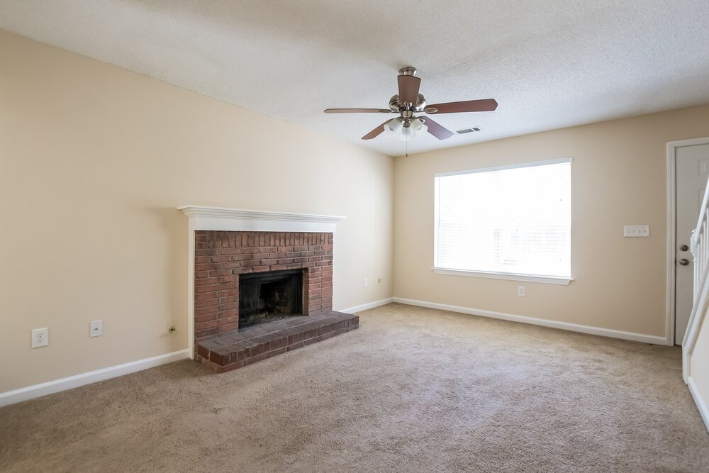 3-Bed Rental on 134 Summer Crest photo 5