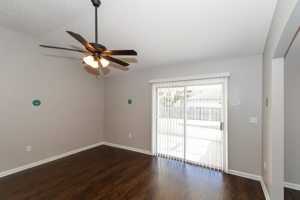 4-Bed Rental on 2653 Fernleaf Dr photo 5