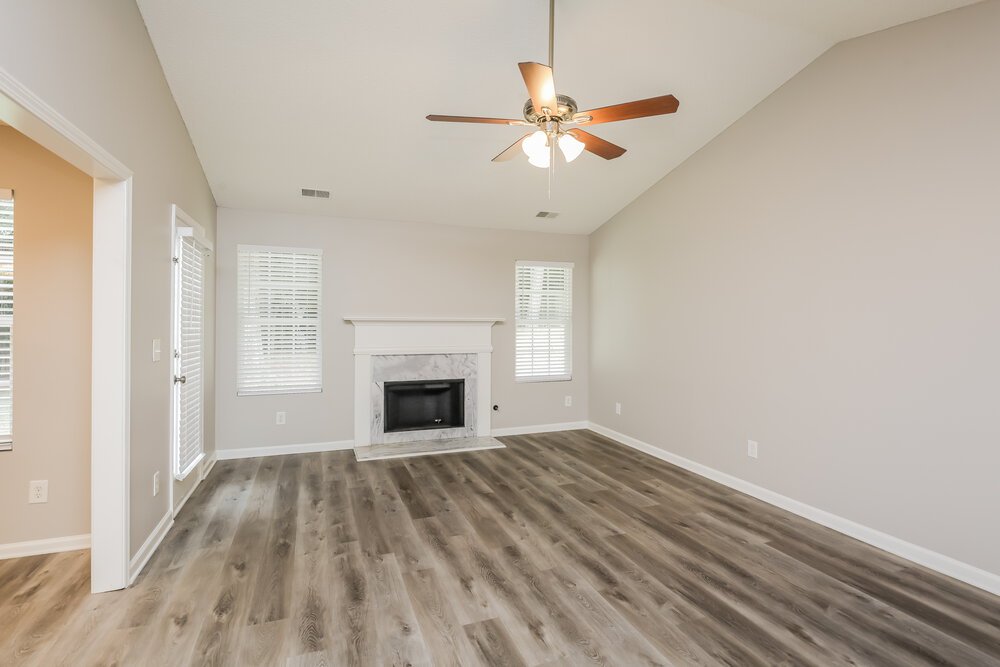 3-Bed Rental on 785 Ashland Park photo 5