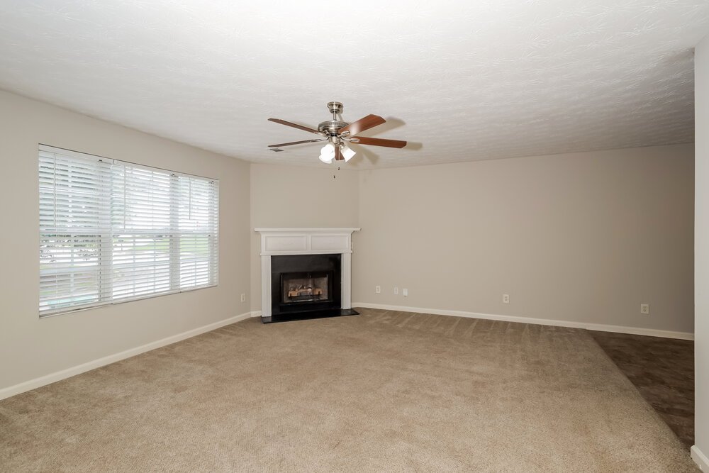 3-Bed Rental on 2059 Oak Terrace photo 5