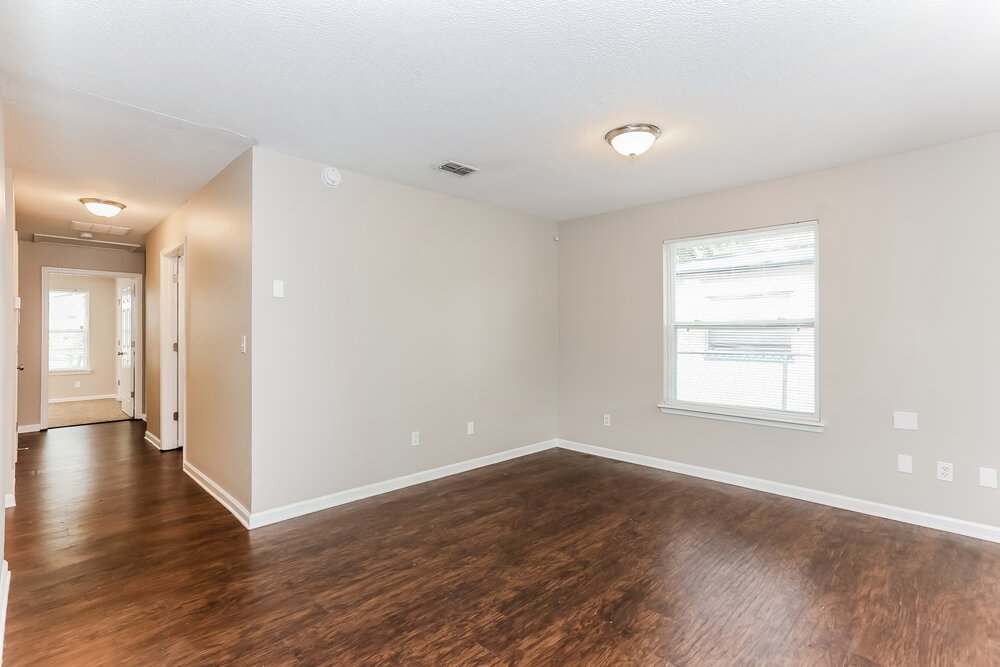 3-Bed Rental on 3747 Peachtree St photo 5