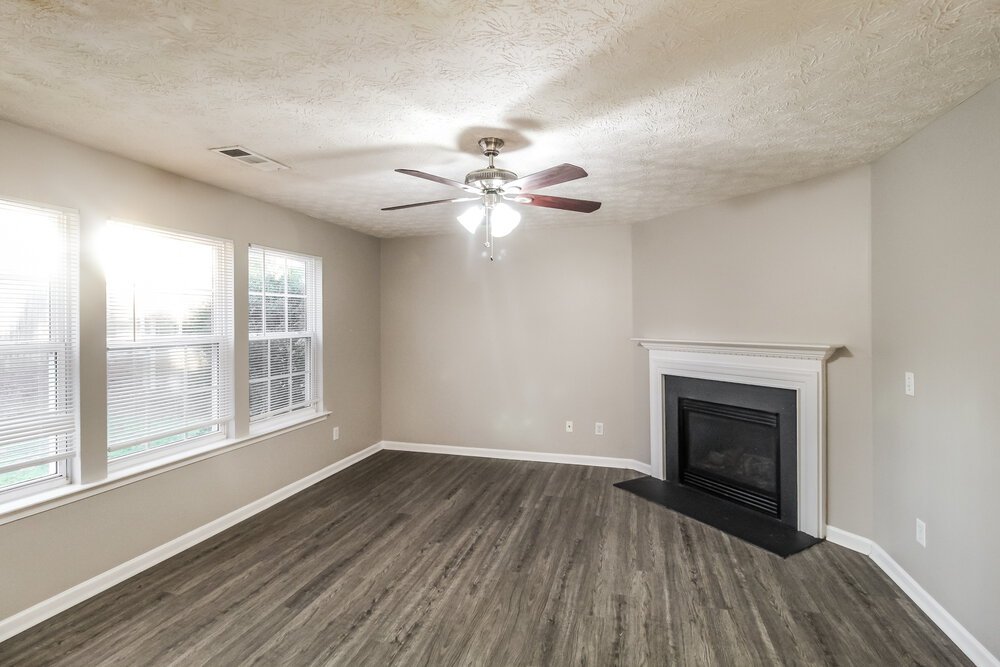 4-Bed Rental on 1247 Matt Moore photo 5