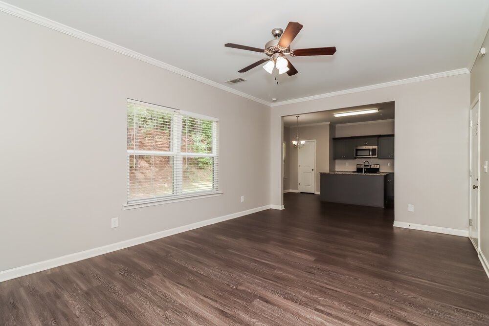 4-Bed Rental on 412 Fieldcrest Drive photo 5