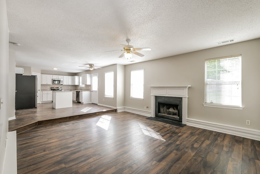 4-Bed Rental on 3599 Craggy Perch photo 5