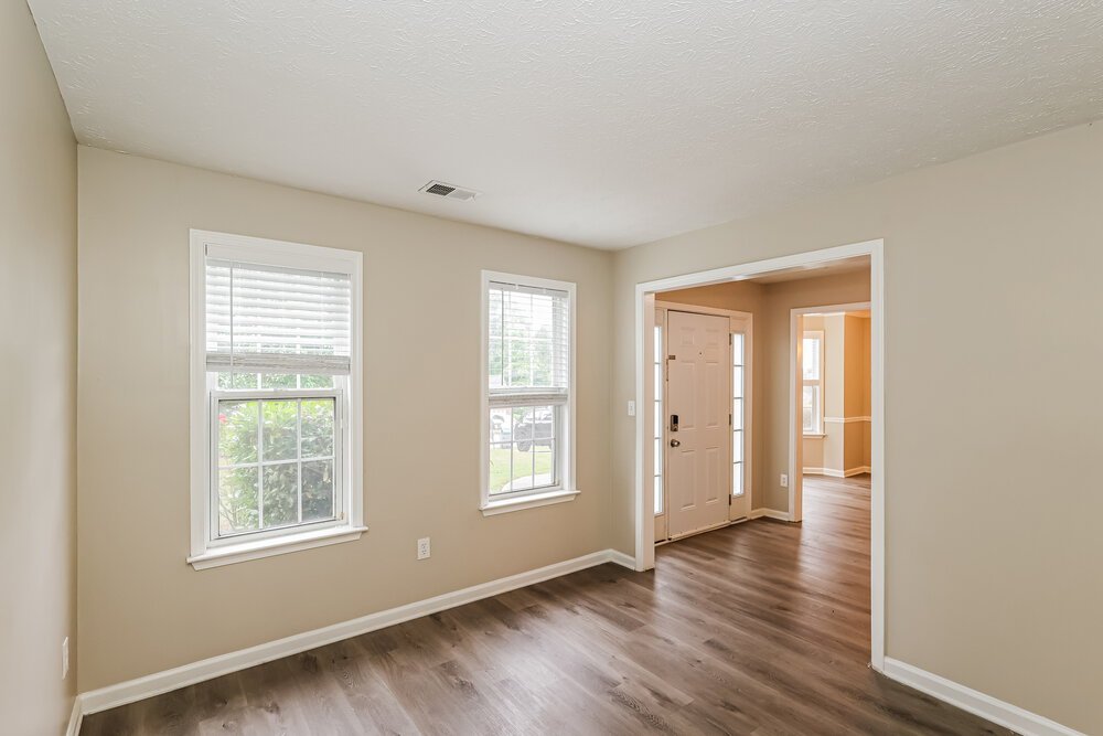 4-Bed Rental on 4970 Promenade Dr photo 5