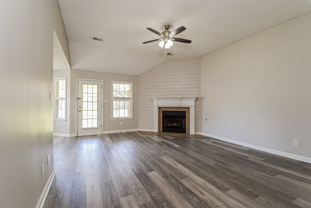 3-Bed Rental on 5746 Oakley Dr photo 5