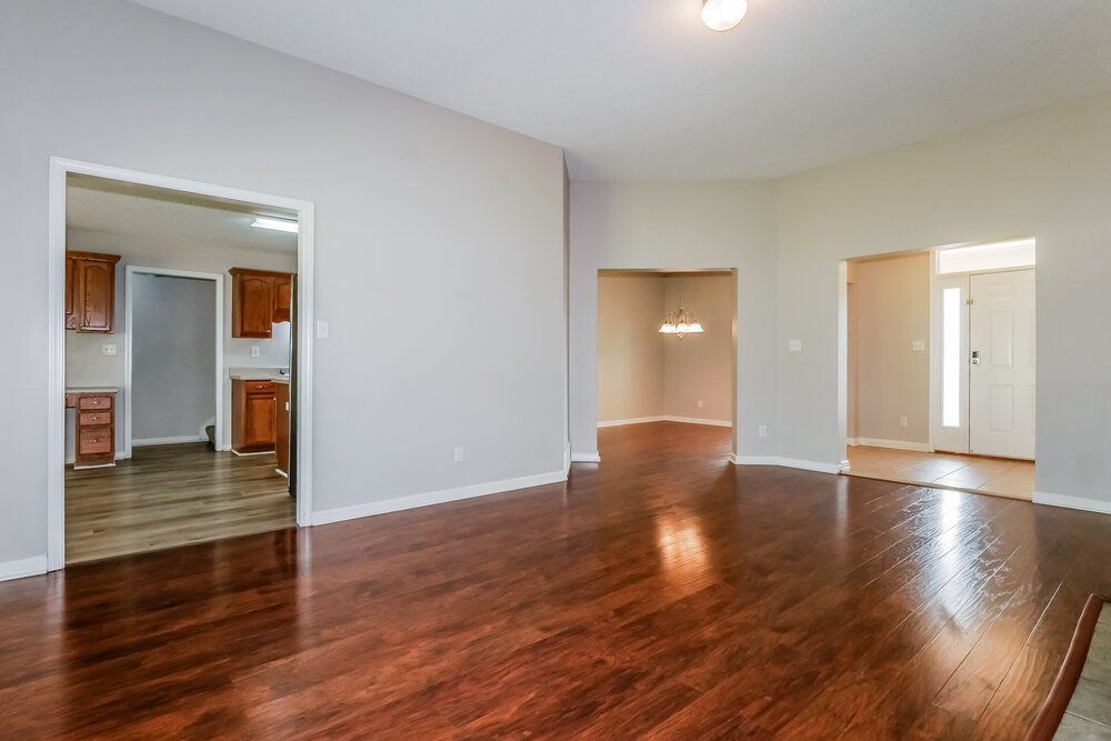 4-Bed Rental on 7838 Alexanders Crossing photo 5
