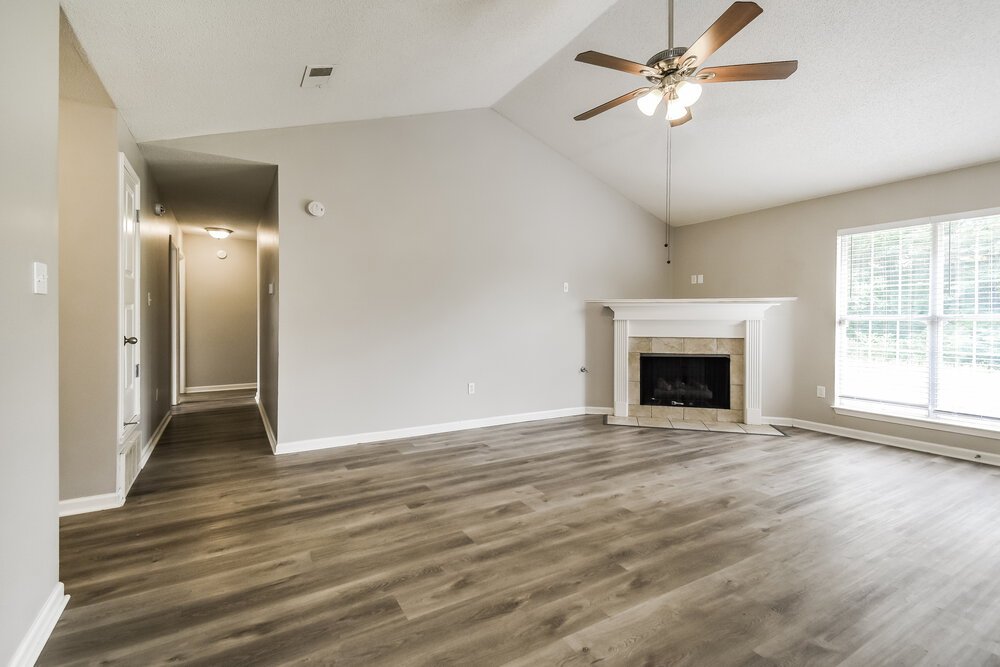 3-Bed Rental on 8274 Park Pike photo 5