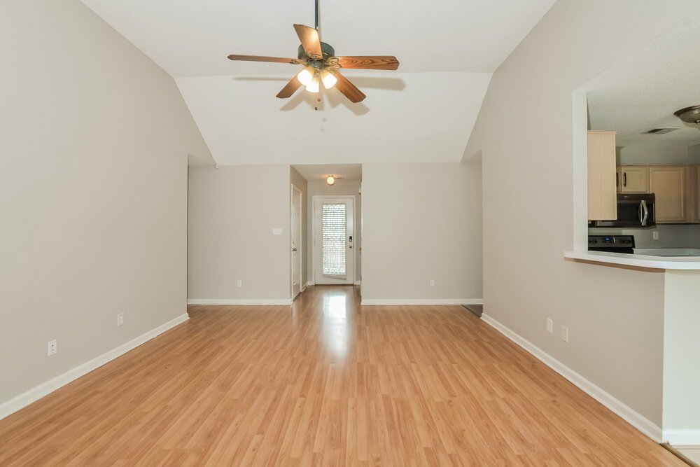 3-Bed Rental on 6967 Naples Dr photo 5