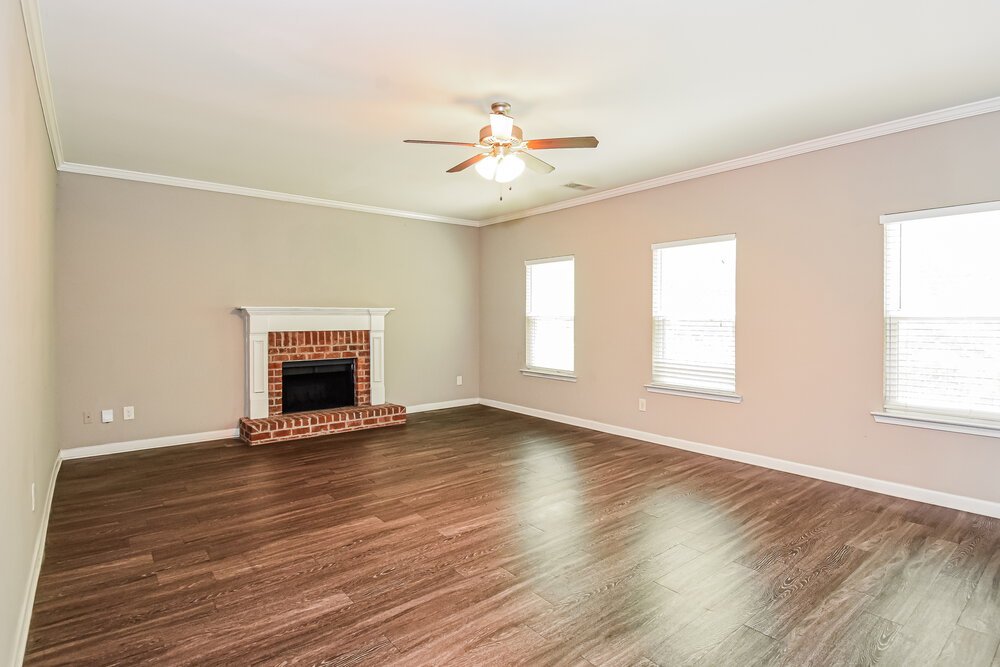 4-Bed Rental on 466 Fieldcrest Drive photo 5