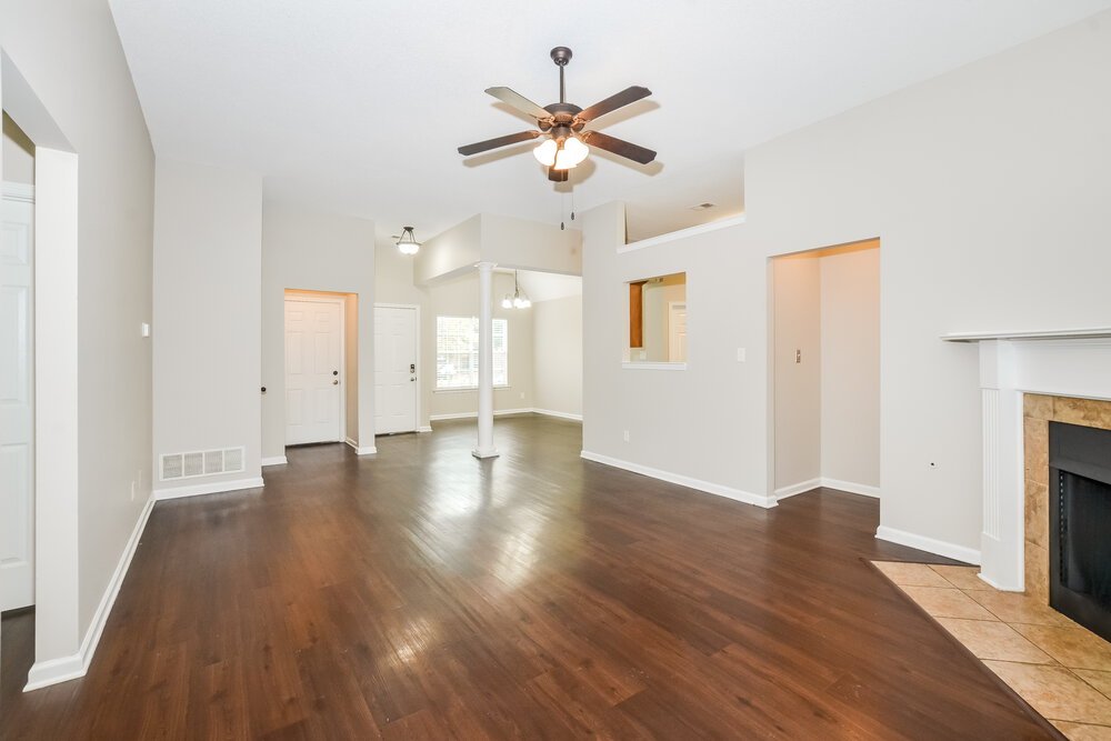 4-Bed Rental on 7916 Ridgedale Dr photo 5