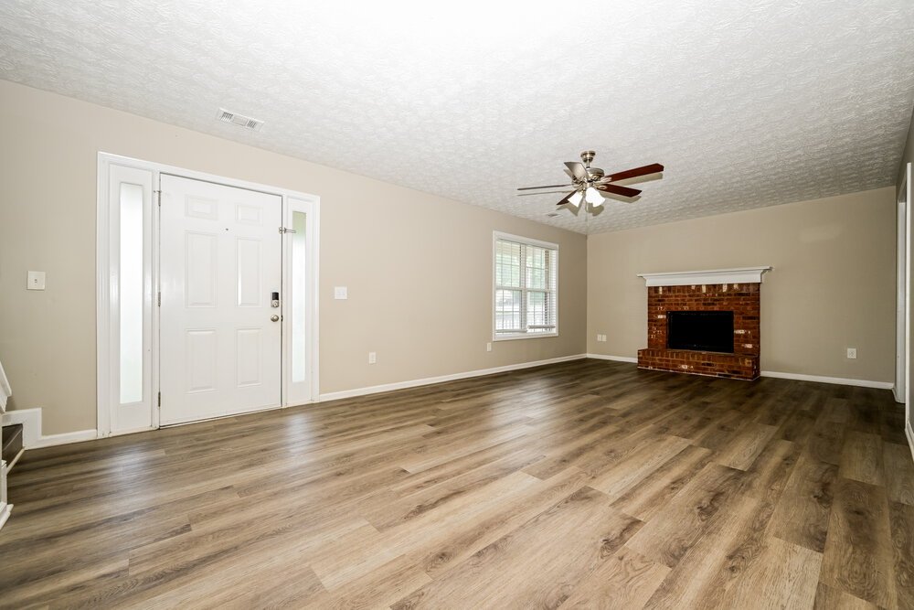 3-Bed Rental on 10 Dearing Cove photo 5