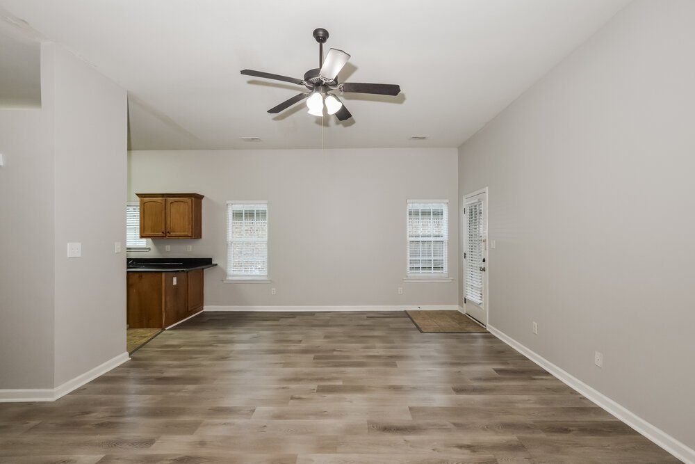 4-Bed Rental on 9007 Billy Pat photo 5