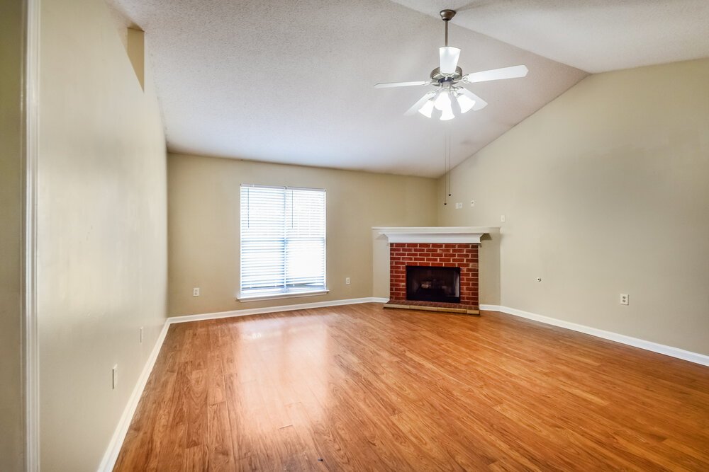 3-Bed Rental on 8035 Park Pike photo 5