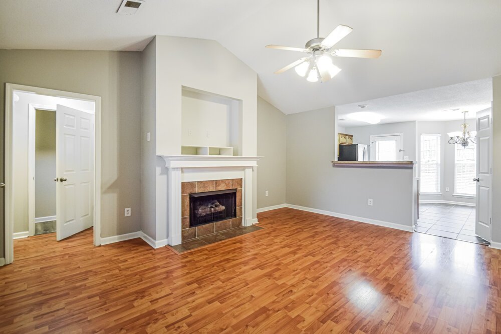 4-Bed Rental on 5764 Deer Ridge photo 5