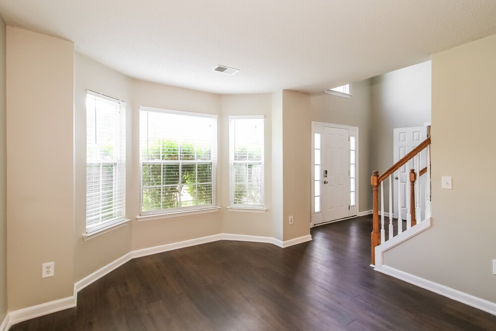 4-Bed Rental on 412 Peterson Dr photo 5