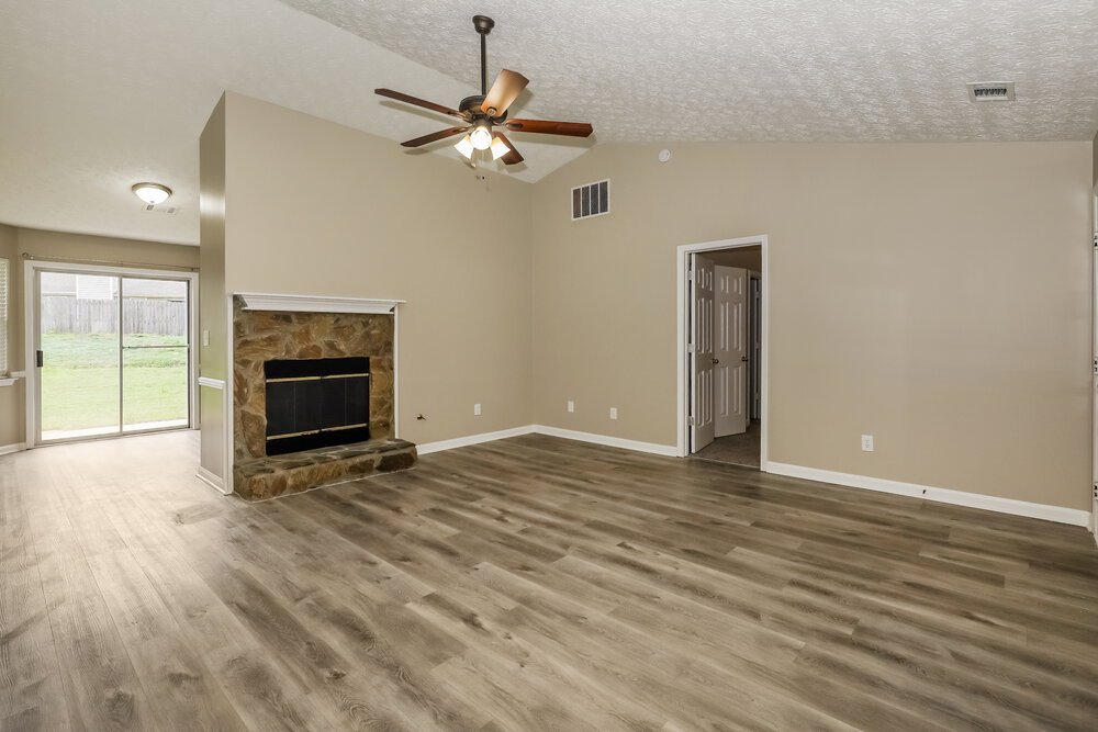 3-Bed Rental on 248 Fern Ct photo 5