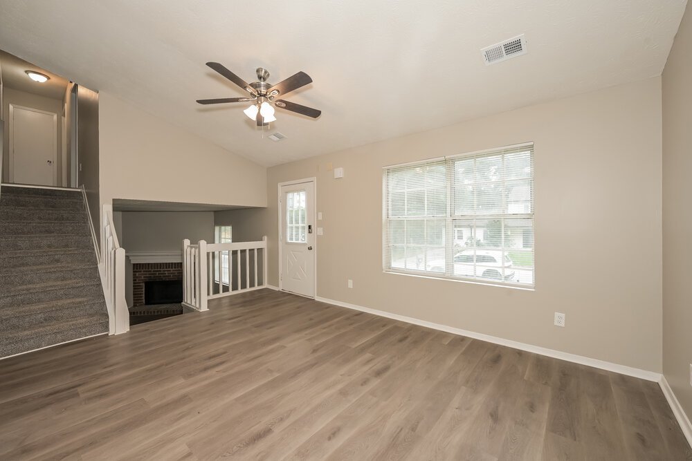 3-Bed Rental on 1338 Mill Lake photo 5