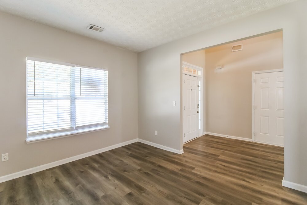 3-Bed Rental on 3505 Creekview Dr photo 5
