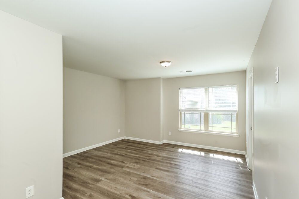 4-Bed Rental on 117 Worthing Ln photo 5