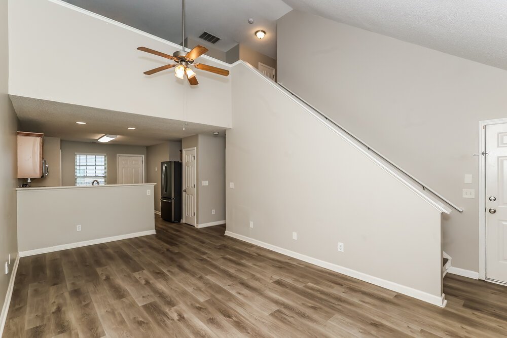 3-Bed Rental on 214 Ben Ln photo 5