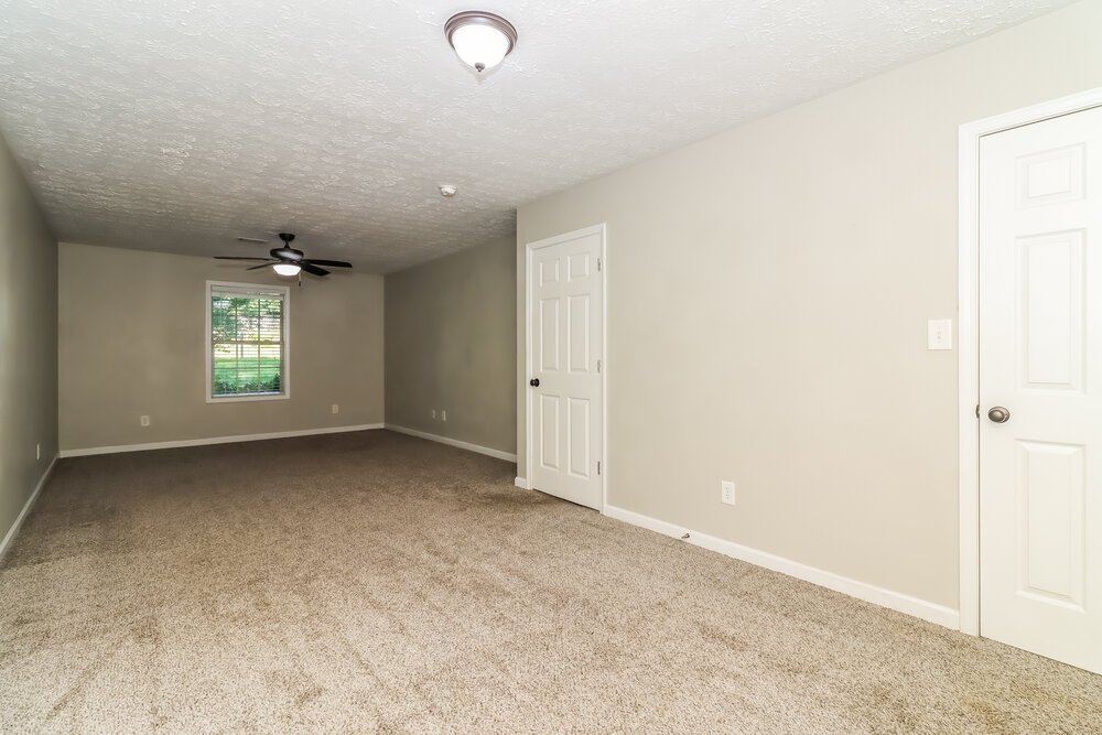 4-Bed Rental on 97 Summer Creek photo 5