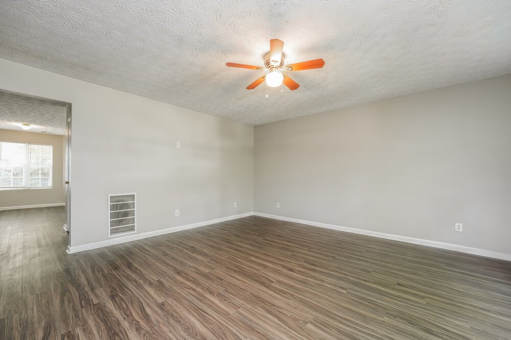 3-Bed Rental on 2286 Strathmoor Manor photo 5