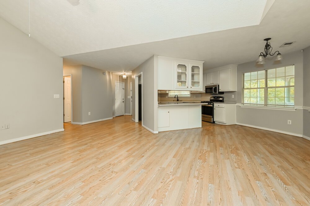 3-Bed Rental on 85 Lakeside Dr photo 5