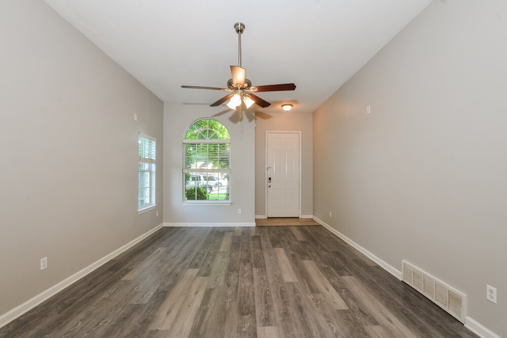 3-Bed Rental on 8280 Dexter Ridge photo 5