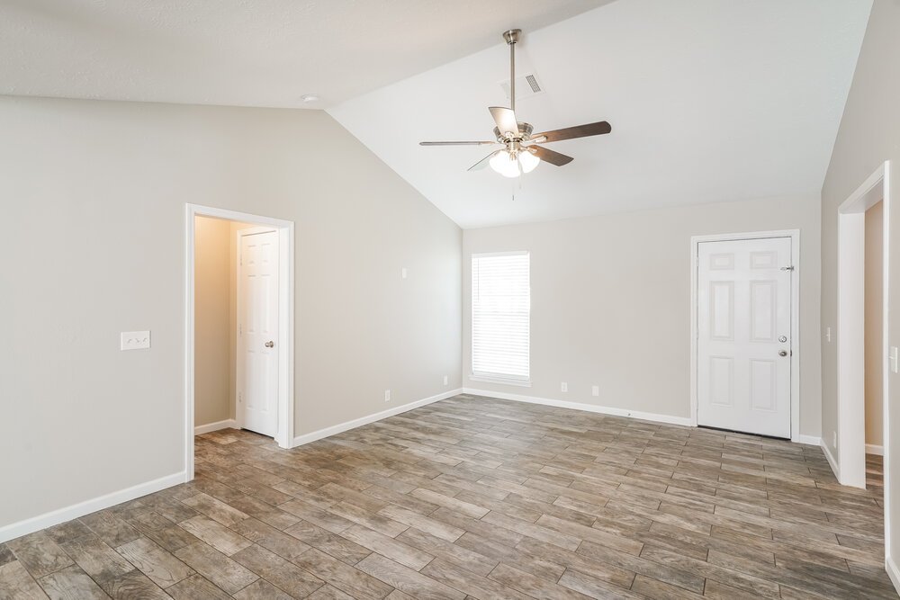 3-Bed Rental on 1312 S Hampton photo 5