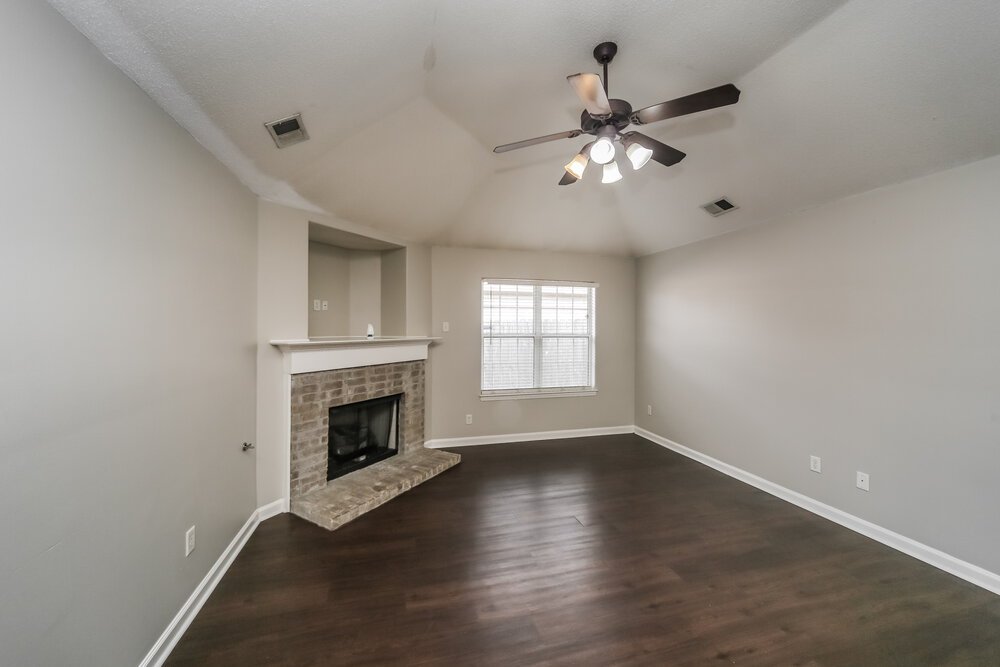 3-Bed Rental on 1719 Brentford Cv photo 5
