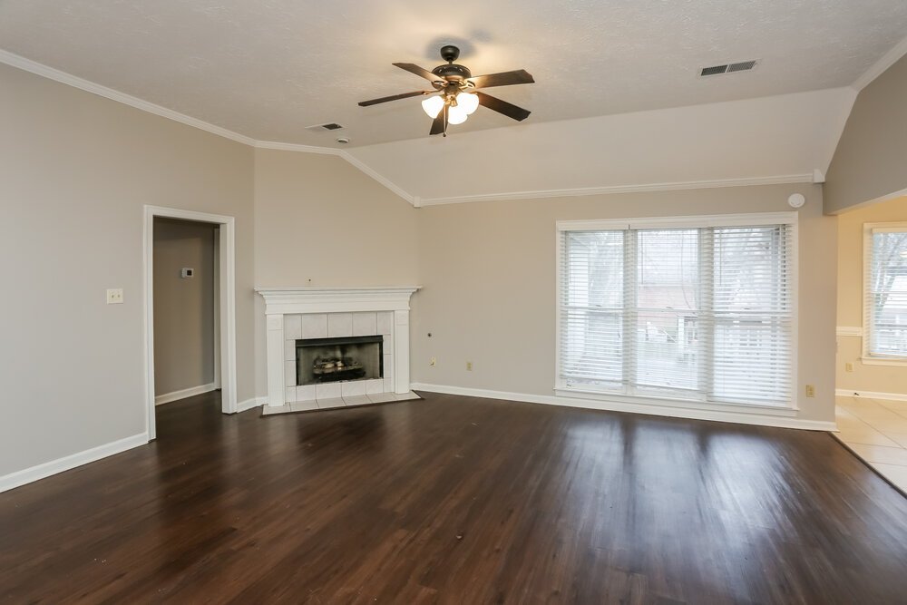 4-Bed Rental on 8633 Meadow Green photo 5