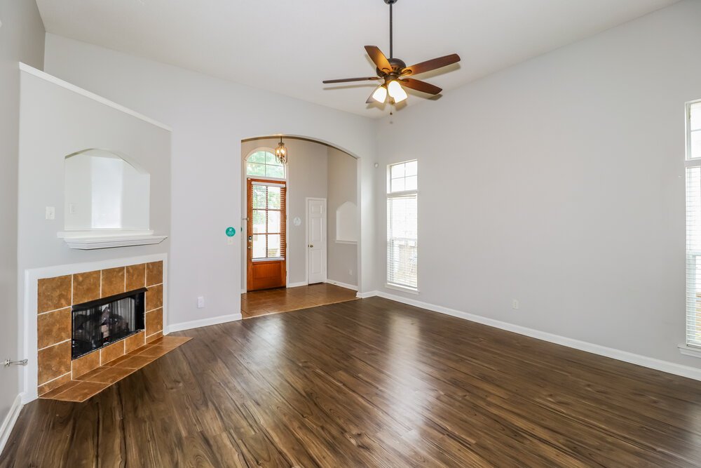 3-Bed Rental on 7575 Glen Creek photo 5