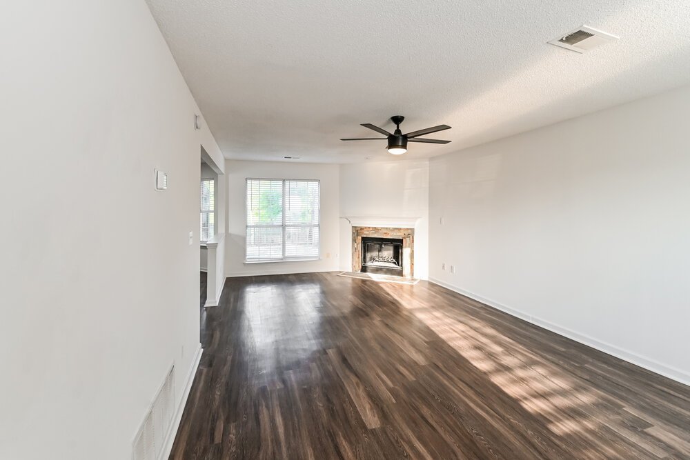 3-Bed Rental on 7159 Creekside Dr photo 5
