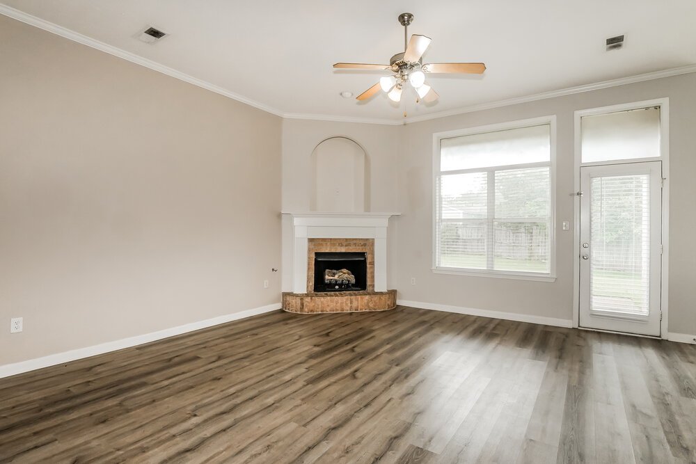 5-Bed Rental on 6181 Braybourne Main photo 5