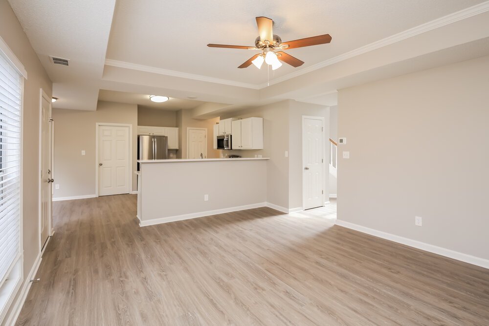 4-Bed Rental on 802 Pinder Point photo 5