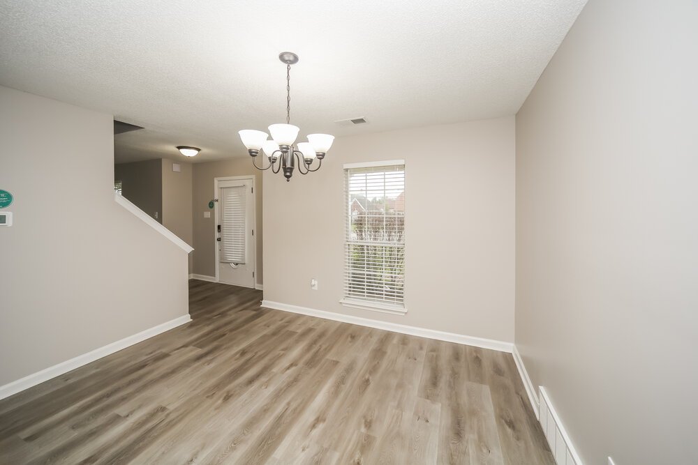 4-Bed Rental on 7228 Hunters Horn photo 6