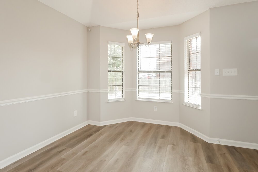 3-Bed Rental on 10873 E Ridge photo 6