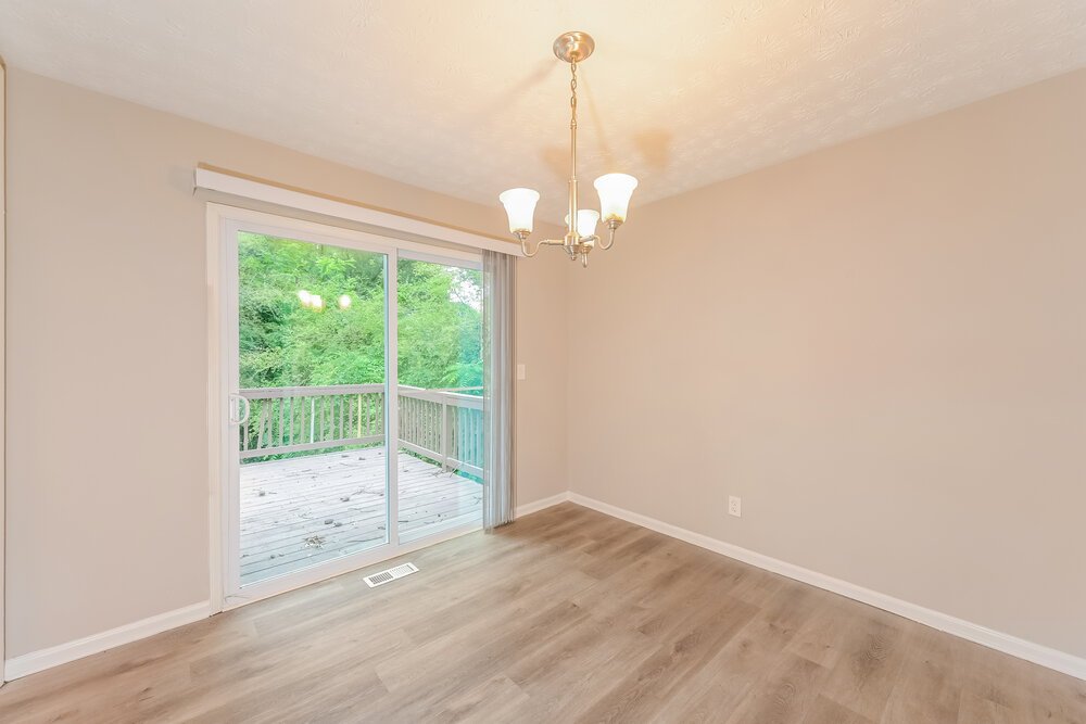 4-Bed Rental on 3824 Princess Ct photo 6