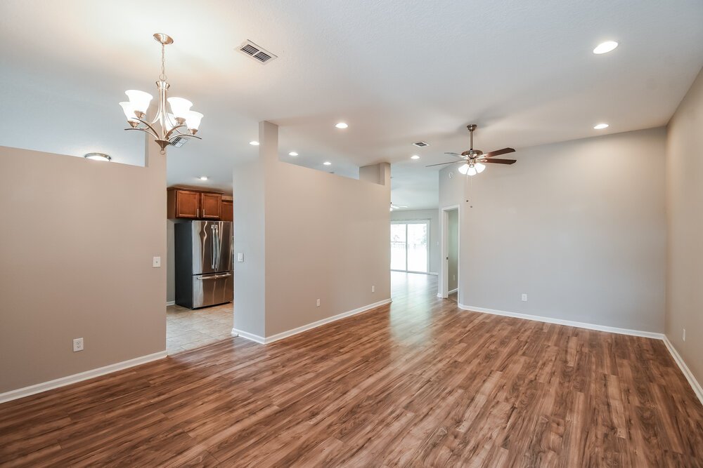 4-Bed Rental on 15847 Rachel Creek photo 6