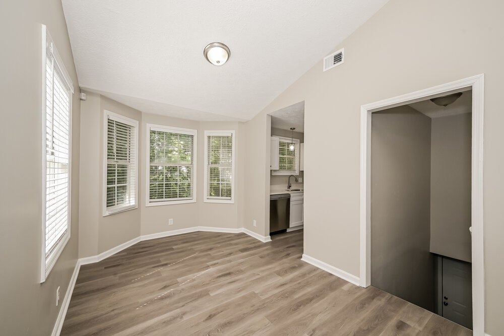 3-Bed Rental on 1204 Cedarhill Dr photo 6