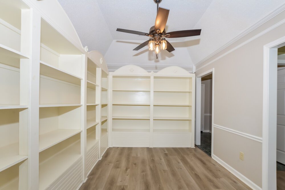 3-Bed Rental on 6641 Bright Star photo 6