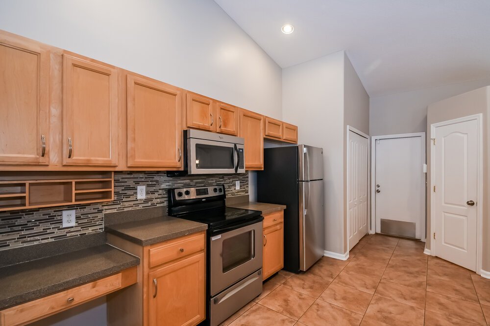 3-Bed Rental on 1299 Summit Oaks photo 6