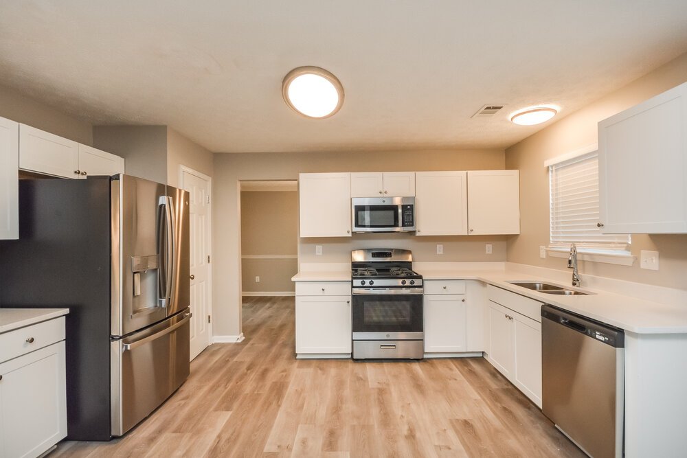 4-Bed Rental on 5621 Winchester Pl photo 6