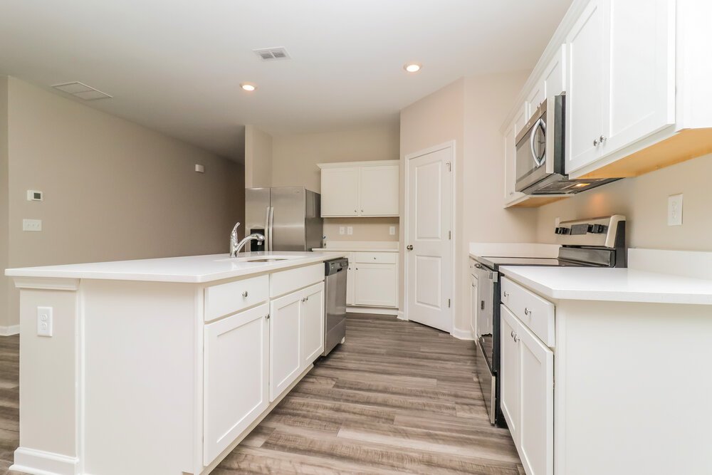 5-Bed Rental on 506 Knightsbridge Lane photo 6