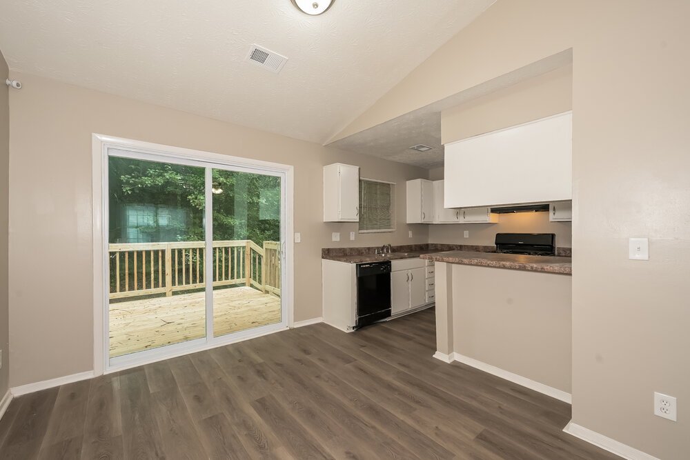 3-Bed Rental on 1338 Mill Lake photo 6