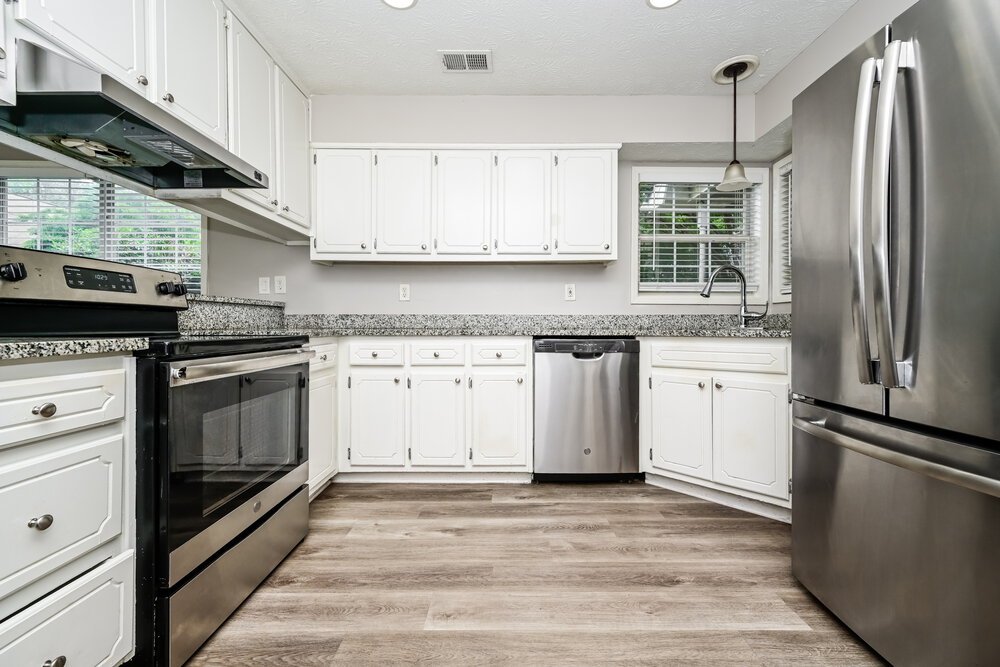3-Bed Rental on 110 Gingerbread Place photo 6