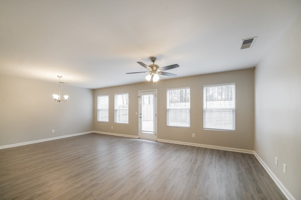 3-Bed Rental on 42 Everette Cir photo 6